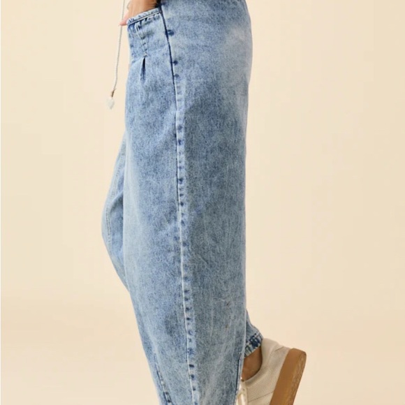 NWT Pink Lily Drawstring Waist Barrel Leg Jeans - Picture 2 of 3